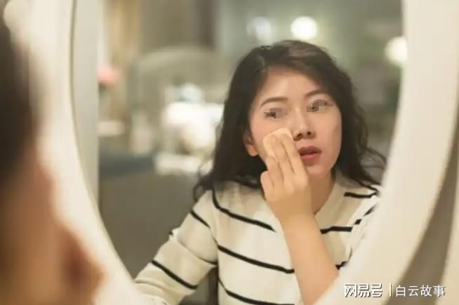 必赢体育登录入口-新娘临时要9万9下车费，新郎去取钱却没回来，新娘找到婆家后慌了